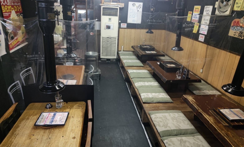 元祖ほるもん亀田本店の内観